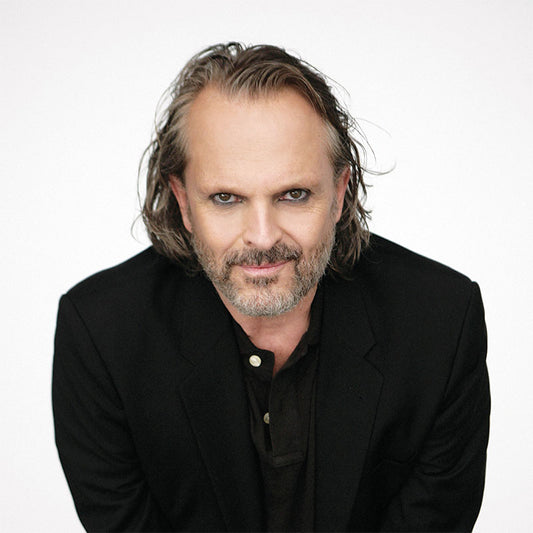 Miguel Bosé bound and robbed by armed men