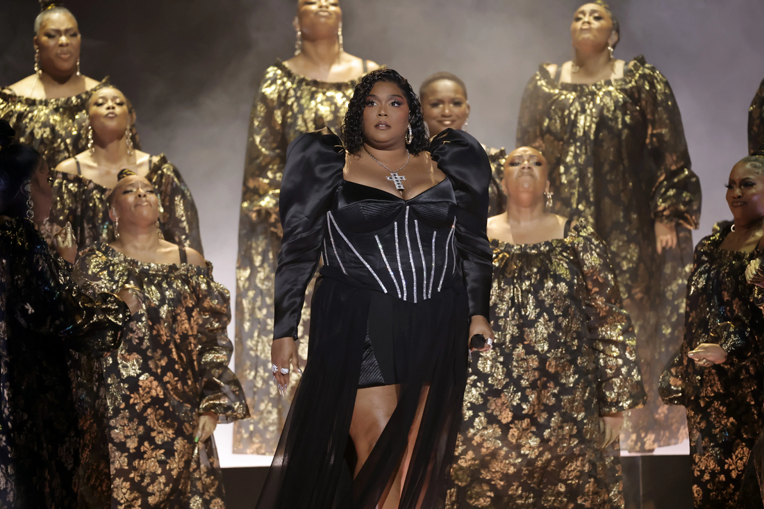 Lizzo Former Background Dancers Getting Sued